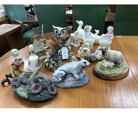 LOT OF CERAMIC FIGURESincluding Border Fine Arts