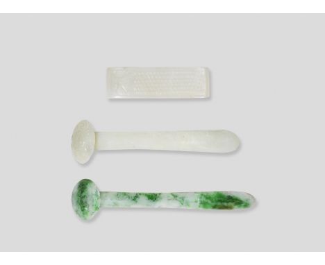 A JADEITE AND A WHITE JADE HAIRPIN19th centuryTwo hairpins, one jadeite and the other white nephrite in the form of ruyi scep