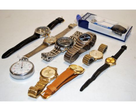 A gents Aviva gold plated cased and steel backed wristwatch, having champagne dial with Arabic and baton markers, subsidiary 
