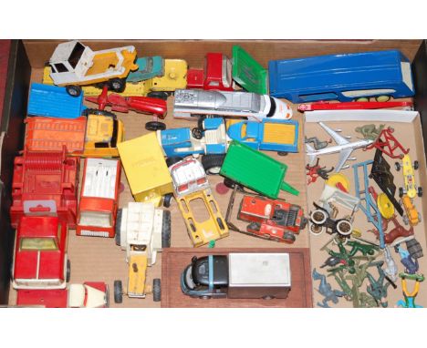 A box of mainly loose and playworn diecast toy vehicles, to include Lone Star Kings of the Road flatbed truck, Tonka fire tru