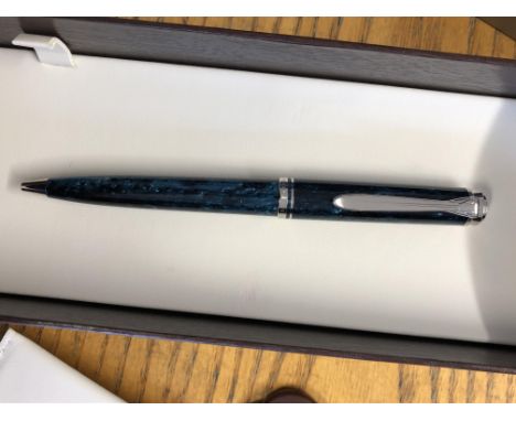 BOXED PELIKAN K805 OCEAN SWIRL 806114 ROLLER BALL PEN