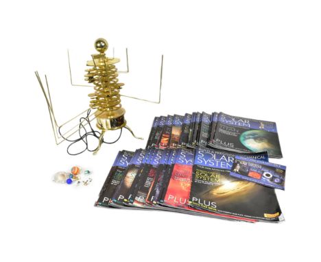 Eaglemoss - an Eaglemoss precision made mechanical model / orrery of the Solar System. Appears to be complete with magazine i