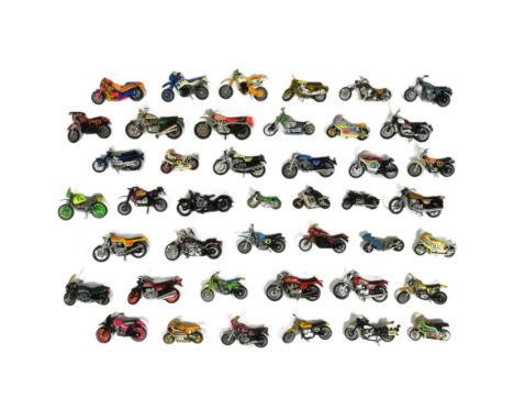 Diecast - a collection of 1/32 scale and other diecast model motorbike / motorcycles to include; Bultaco, Suzuki, Kawasaki, A