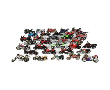 Diecast - a collection of largely Maisto and Polistil made 1/18 scale diecast and plastic model motorbike / motorcycles to in