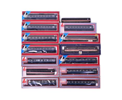 Model Railway - a collection of x14 Lima made OO gauge model railway trainset locomotive rolling stock coaches / carriages. A