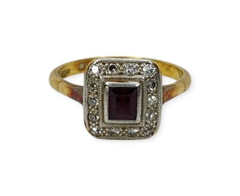 18ct Gold Platinum Garnet and Diamond Ring, 3.6g.Good condition.