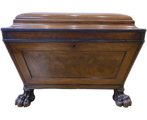 A Fine Good Quality 19th Century Light Mahogany Cellarrette. Of casket form standing on 4 claw feet. Lead lined with 10 compa