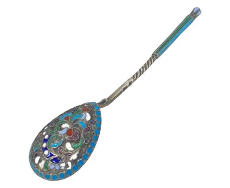 Russian Silver Cloisonne Enamel Egg Spoon, c1900 Makers mark 'EO'Length 13.2 cmQty: 1Several very minor chips to the enamel