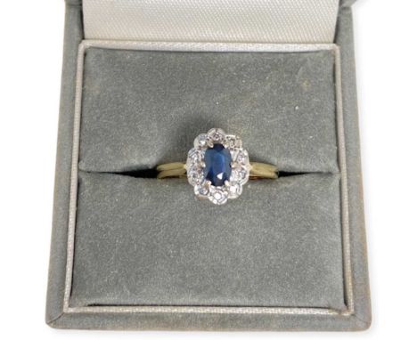 18ct Gold Sapphire and Diamond Cluster Ring, 3g.Good condition