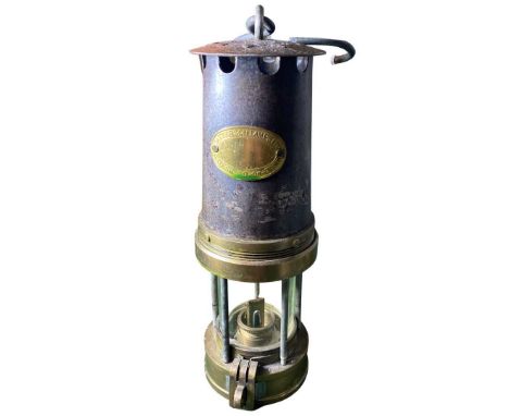 Vintage Patterson Lamps Ltd Gateshead Colliery Original Brass Miners Lamp. Height 26 cm. With original suspension loop, brass