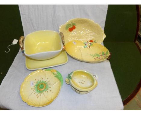 A mixed lot of Carlton ware dishes.