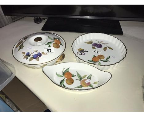 A Royal Worcester tureen, flandish and oval dish