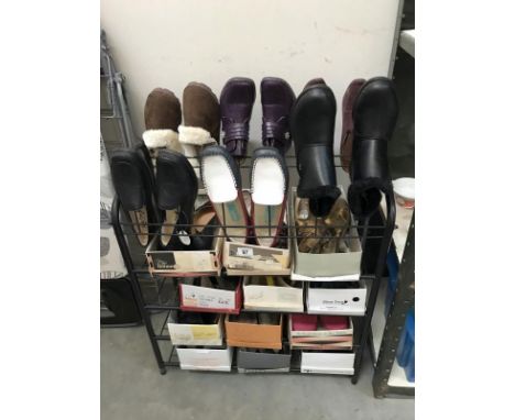 Shoe rack incl. shoes (some new)