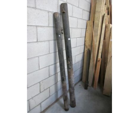 2 good metal gate posts sized 6'6"x3" and 6'6"x4"
