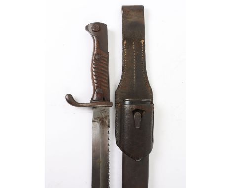 WW1 German Pioneer Sawback Model 98/05 Mauser Bayonet, good example with two piece wooden grips, steel pommel and cross guard