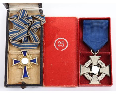 Third Reich Mothers Cross Medal in Gold with Original Case of Issue, good example with undamaged enamel. Complete with its ri