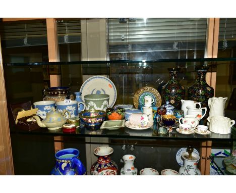A GROUP OF CERAMICS AND CLOISONNE to include Royal Worcester hand painted jug, Royal Worcester jug and twin handled sugar hav
