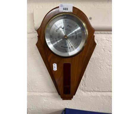Wall mounted barometer