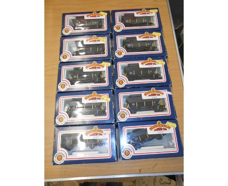 10 Boxed Bachmann 00 gauge 33-352 Hopper Wagons