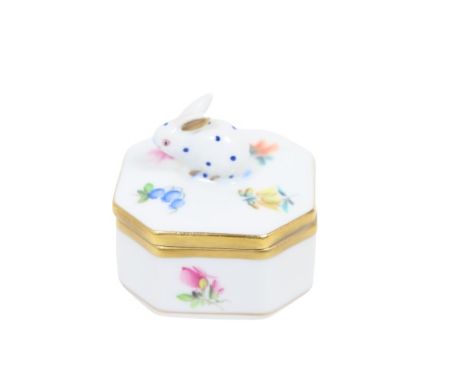 Herend Hungary Hand Painted Rabbit Finial trinket box. Size: 2 x 2 x 2 in.