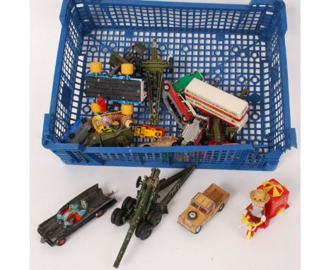 DIECAST: A collection of assorted loose vintage diecast model cars to include Corgi, Corgi Batmobile, Lesney and others. WORL