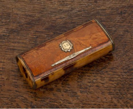 Burr walnut, horn and tortoiseshell inlaid snuff box with hinged lidPossibly early 19th Century French, with precious yellow 
