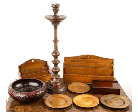Group of piecesincluding two stationary racks, four small wooden plates, a Kashmiri lacquer candlestick, 60cm, a Japanese red