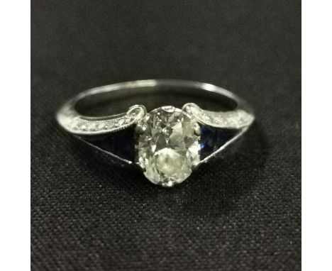 STUNNING ART DECO STYLE PLATINUM DIAMOND AND SAPPHIRE RING - CENTRE STONE 1 CARAT - COLOUR G - SI1