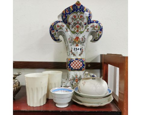 SHELF LOT OF CERAMICS TO INCLUDE BELLEEK