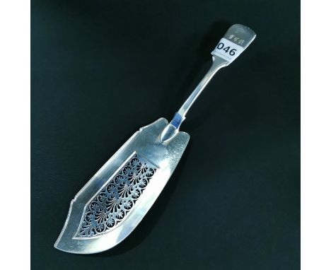 SILVER FISH SLICE - LONDON 1824/25 APPROX 161 GRAMS