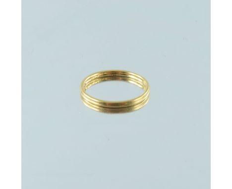 A 1930s 22ct gold wedding band ring, hallmarks for Birmingham 1934, ring size L, 1.6g