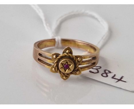 A ruby ring with star front 15ct gold size Q 3.2 gms