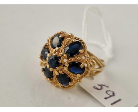 A sapphire cluster ring 9ct size M 5.2 gms