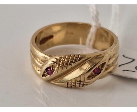 A gents snake ring with ruby eyes 9ct size S 6 gms