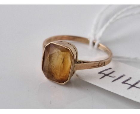 A citrine ring 9ct size K