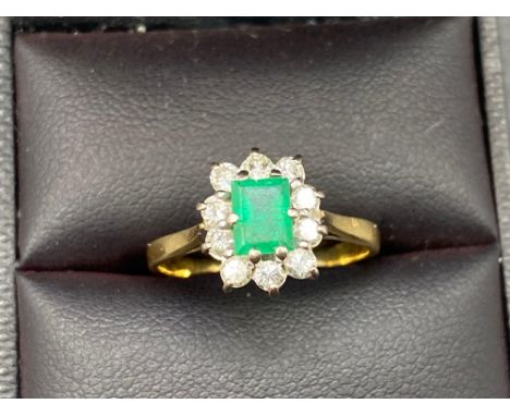 A COLUMBIAN EMERALD AND DIAMOND DRESS RING 18CT GOLD SIZE O BOXED 3.3 GMS