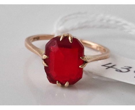 A red stone ring 9ct size O 2  gms