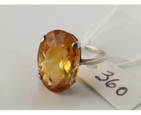 A white gold citrine ring 9ct size P 3.9 gms