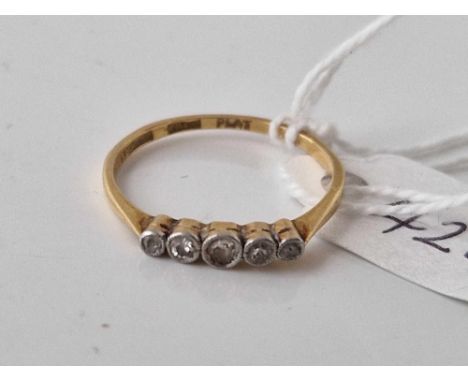 A five stone diamond ring 18ct gold size N