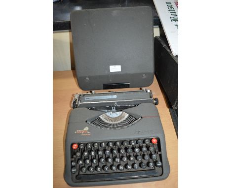Empire Aristocrat Portable Typewriter in Carry Case 