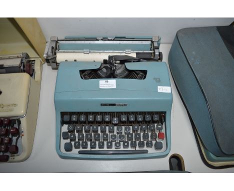 Olivetti Lettera 32 Manual Typewriter 