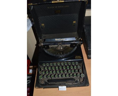 Remington Home Portable Typewriter in Original Carry Case - Made in England 