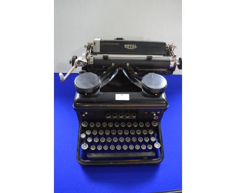 Royal Typewriter 