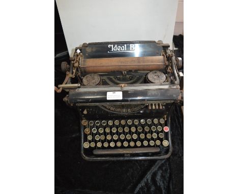 Ideal B Typewriter by A-G Vorm.Seidel &amp; Naumann Dresden 