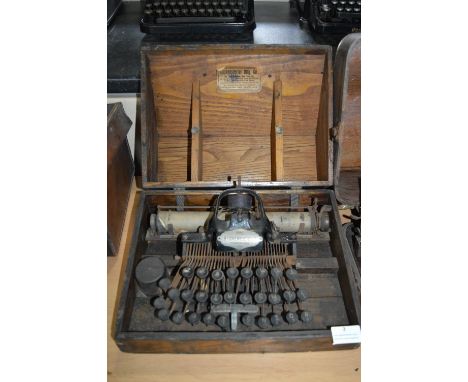 Blickensderfer No.05 Typewriter In Original Wooden Case - Stanford USA  