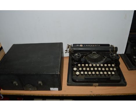 Underwood USA Standard Portable Typewriter in Original Black Case 
