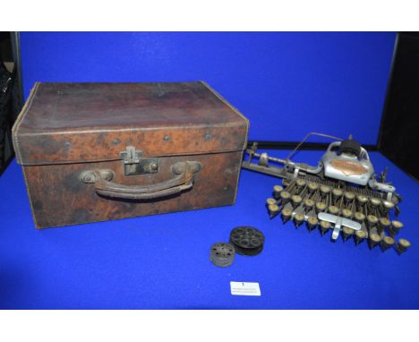 Blickensderfer Aluminium Featherweight Typewriter in Original Leather Case - London, Made in USA 