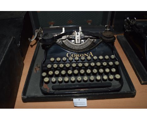 Corona Portable Typewriter with Original Carry Case 