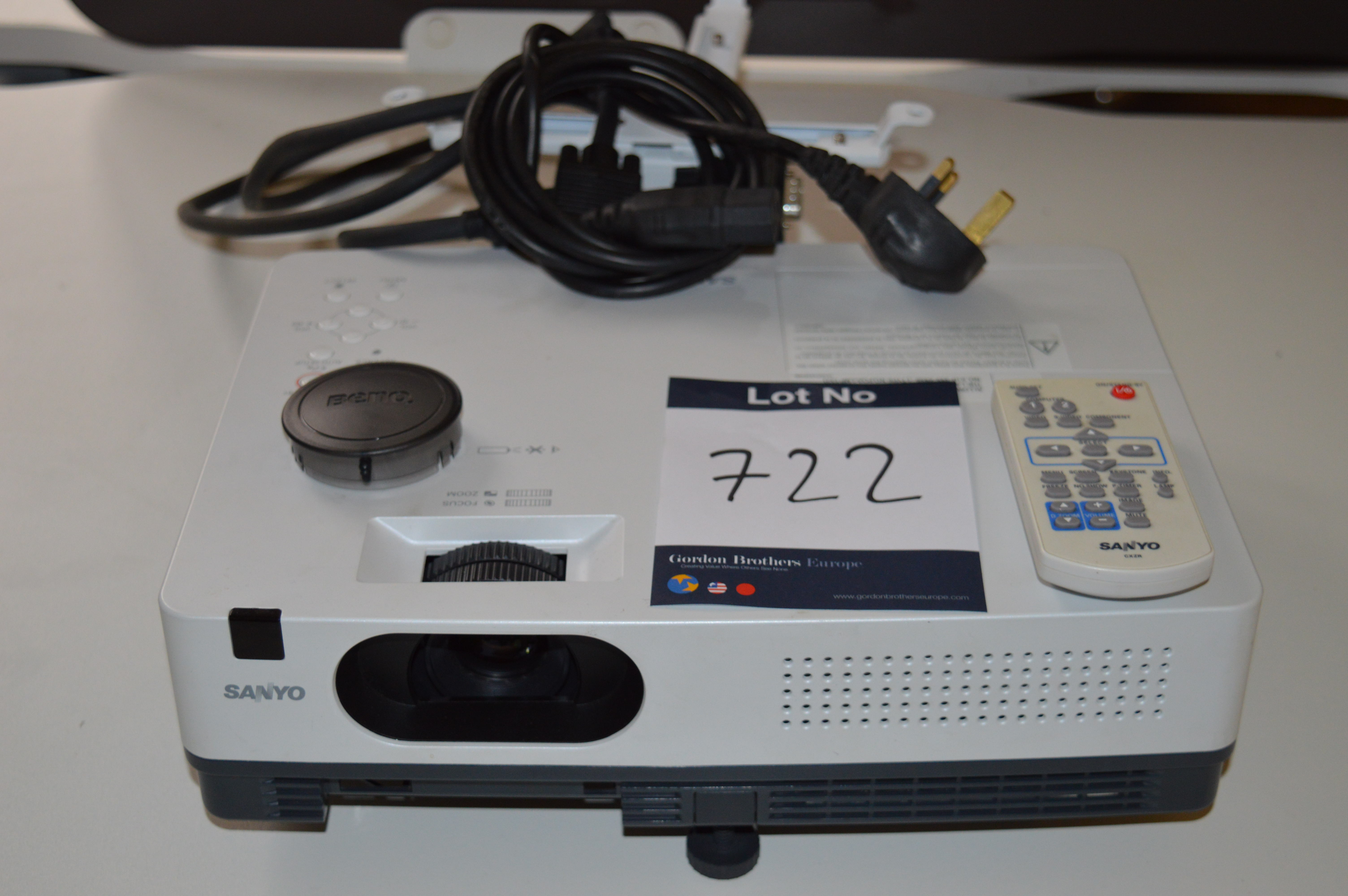 Sanyo, Model PLCXW200, Projector