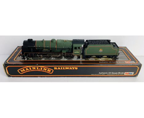 Mainline OO Gauge 37-057 'Royal Scot' BR Green Loco - Boxed. P&amp;P Group 2 (£18+VAT for the first lot and £2+VAT for subseq